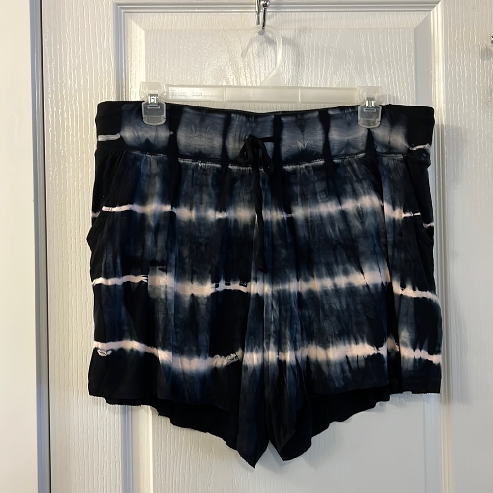 Livi Active Tie-Dye Shorts Women’s Plus Size 18/20